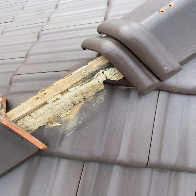 平板瓦　漆喰　剥がれ　豊橋市　洋瓦